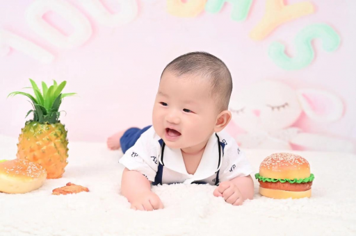 成都试管代怀宝宝在妈妈肚子里
